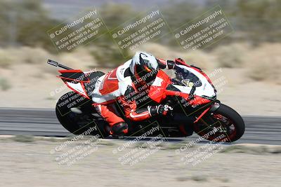 media/Dec-01-2025-Moto Forza (Mon) [[2daa91e15f]]/2-Intermediate Group/Session 3 (Turn 7 Inside Pans)/